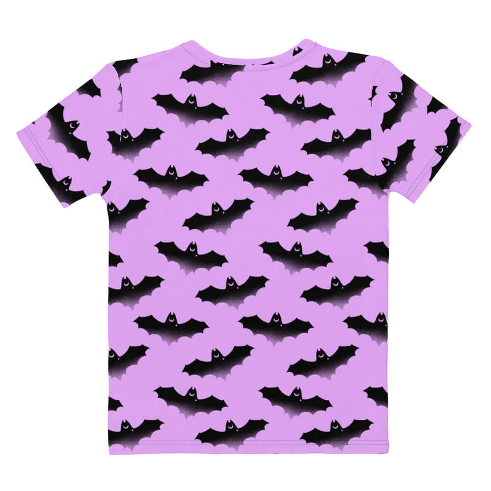 Adorable Aensland T-shirt featuring a fun bat design, perfect for sunny days and comfortable wear.
