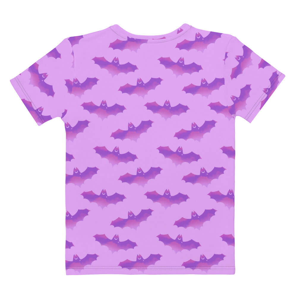 Stylish Aensland T-shirt featuring a vibrant bat pattern, perfect for sunny days, from your favorite store.