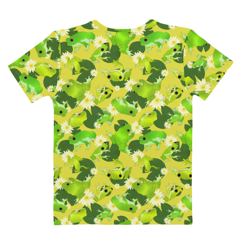 Bright and colorful Kero-kero T-shirt featuring a unique frog design, perfect for amphibian lovers.
